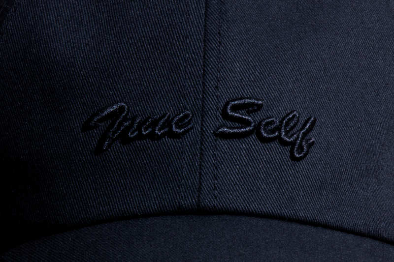 TRUE Self 標誌帽 【黑色】